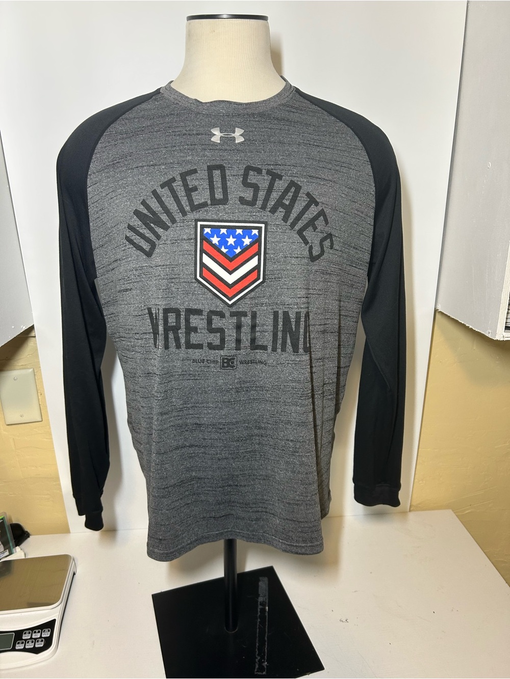 LG Men’s Gray and Black Long-Sleeve United States Wrestling Tee